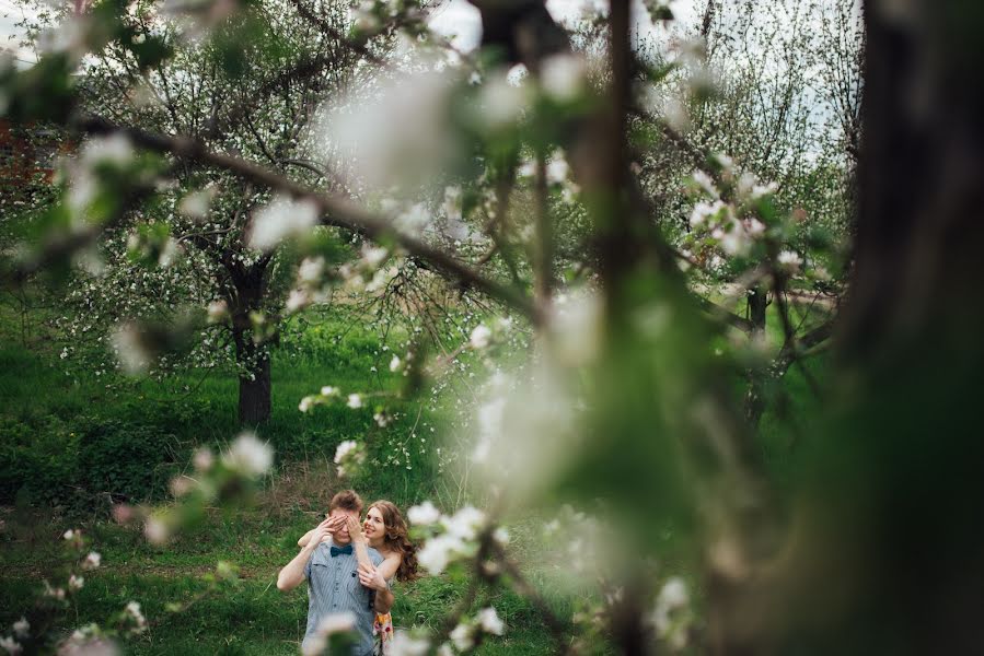 Wedding photographer Olga Shipilova (helgas). Photo of 12 May 2015