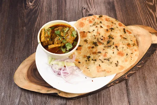 Methi Paratha With Chicken Kosha