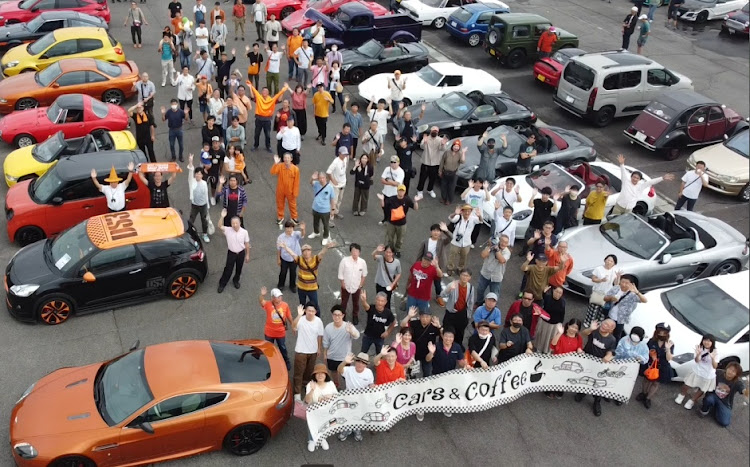 SLKのオープンカーのある生活・No day but today!・オートプラネット名古屋 〜Cars&Coffee〜・涼しい朝・ハロウィン🎃に関するカスタム事例の投稿画像1枚目