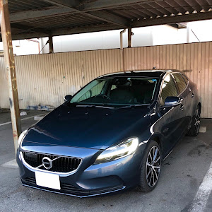 V40