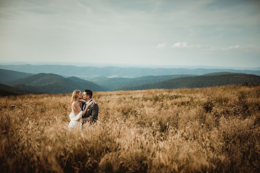 Wedding photographer Piotr Gąsławski (gaslawskifoto). Photo of 3 April 2022