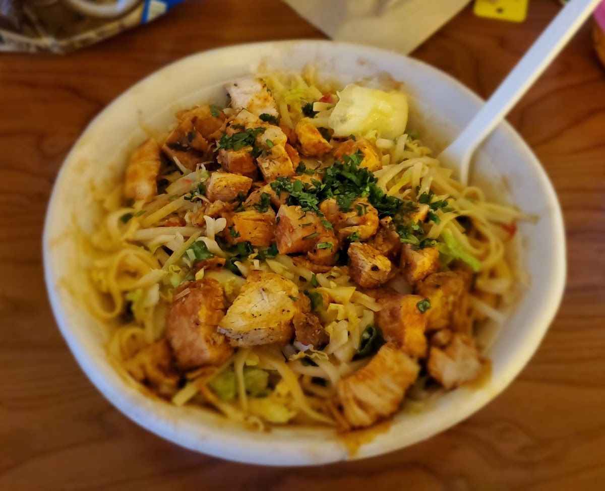 Spicy thai chicken bowl