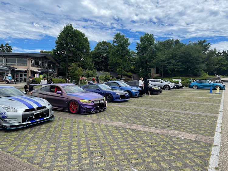 M4 クーペの午後からスカイガレージ・R35センターパイプ交換・e92 m3アンダーカバー交換・たいさん差し入れありがとうございます・道の駅で談笑に関するカスタム事例の投稿画像1枚目