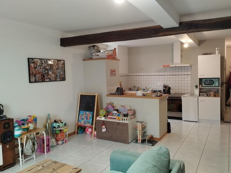 Location  appartement 3 pièces 89 m² à Rolampont (52260), 600 €