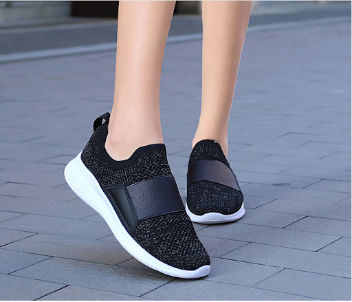 Title 6, Lightweight and breathable luminous hollow mesh...