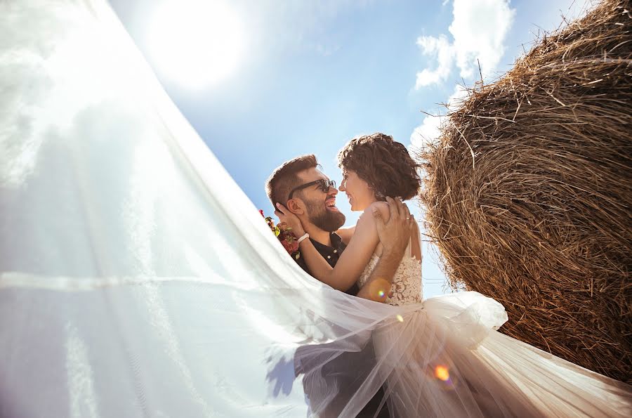 Fotógrafo de casamento Elena Mikhaylova (elenamikhaylova). Foto de 10 de outubro 2018