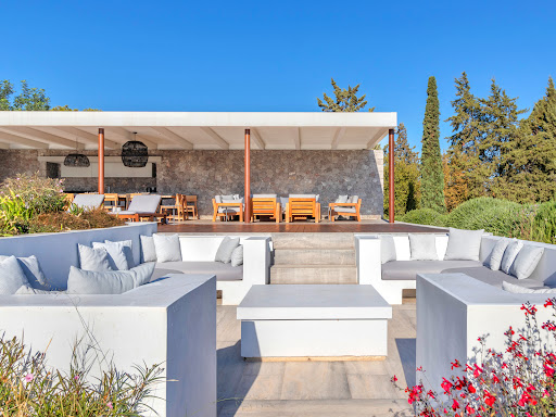 Seaside villa with pool 2
