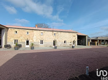 maison à Saint-Léger-de-Montbrun (79)