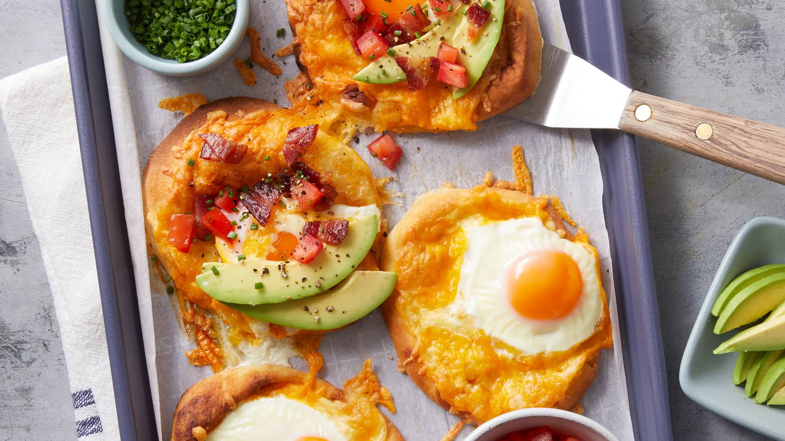 Bacon Avocado Egg Cups - Kirbie's Cravings