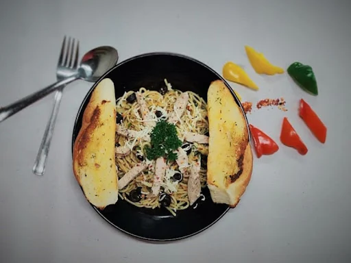 Chicken Aglio Oglio Pasta