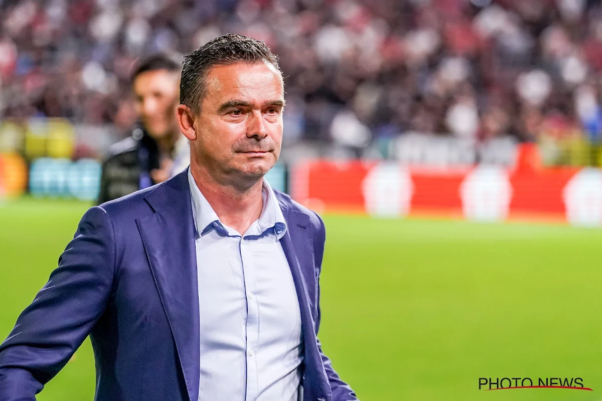 📷 Mooie geste! Marc Overmars hielp Antwerp Dynamite 14 bij maken van tifo