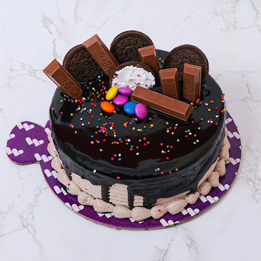 Choco Oreo KitKat Cake