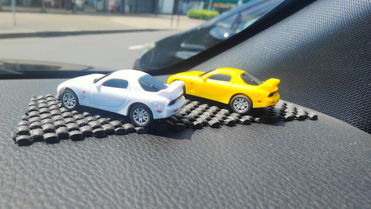 RX-7のFD3S・ドライブ・仕事だよ・珍しいガチャガチャ・ガチャガチャ鬼回し隊に関するカスタム事例の投稿画像3枚目