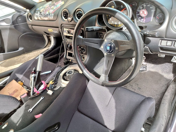 ロードスターのNBオーバーフェンダーズ・ワタナベホイール・オイル交換・IRPショートシフターに関するカスタム事例の投稿画像2枚目