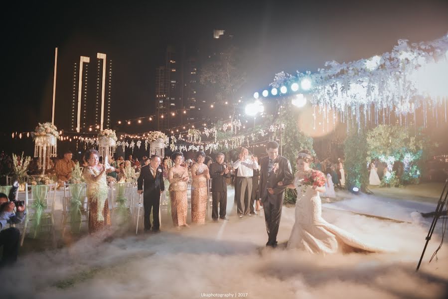 Fotógrafo de casamento Hendra Paku Sadewa Ramelan (ukaphotography91). Foto de 5 de abril 2018