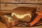 Pumpkin Bread Filled With Cream Cheese was pinched from <a href="http://hugsandcookiesxoxo.com/2014/09/pumpkin-bread-filled-cream-cheese.html" target="_blank">hugsandcookiesxoxo.com.</a>