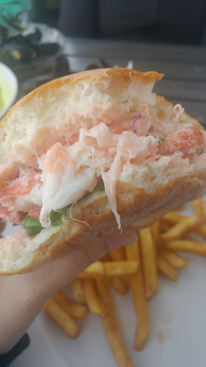 GF DF lobster roll