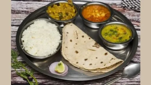 4 Roti+Special Choley+Shahi Paneer