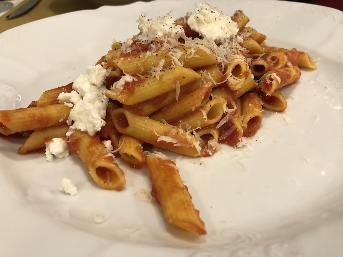 Penne with basil, garlic, and ricotta