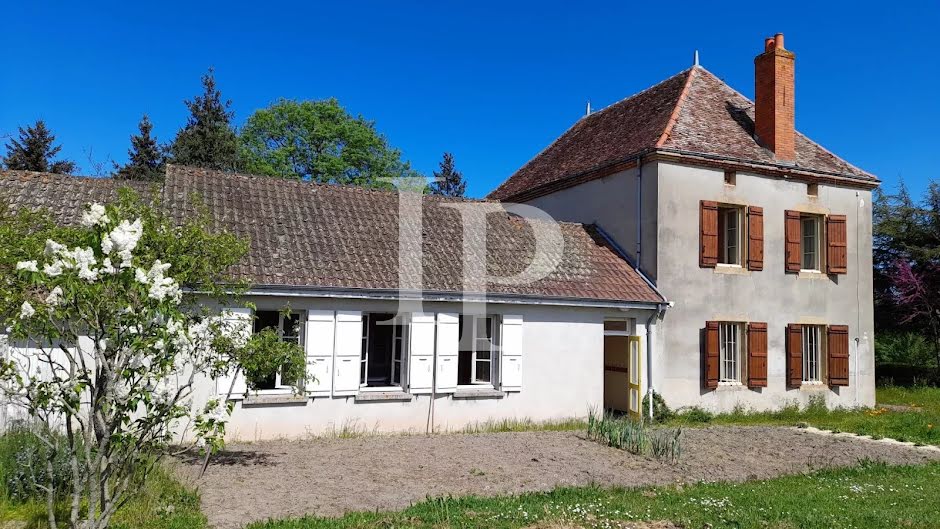 Vente propriété 8 pièces 215 m² à Paray-le-Monial (71600), 195 000 €