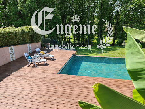 Property with pool and garden 4