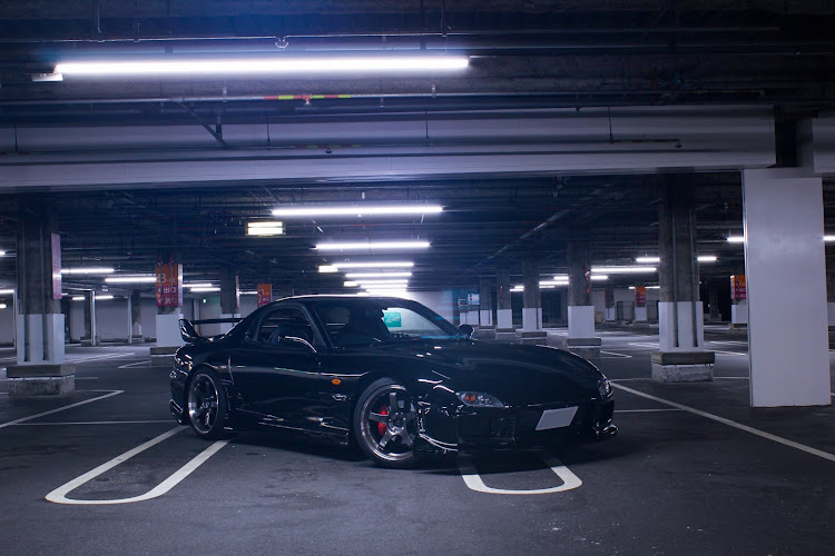 RX-7のRX-7・FD3S・s15シルビア・立体駐車場は盛れるに関するカスタム事例の投稿画像1枚目