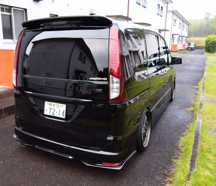 セレナの秘密基地で維持り・ホイールほしい・ウラモジ☆ワークス・ひかるか工房・しおたくぼでぃ❤に関するカスタム事例の投稿画像2枚目