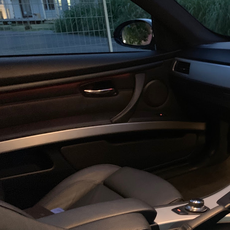 3シリーズ クーペの335i・e92・アンビエントライト・アンビエントライトの光量アップ・アクリル棒に関するカスタム事例の投稿画像4枚目