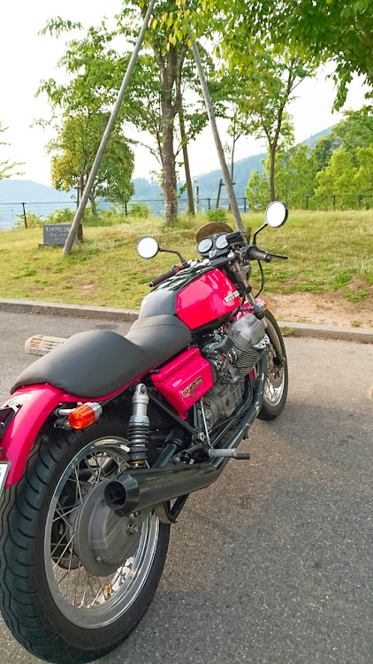 yossyさんが投稿したドライブ・車検・GUZZI・糸島・タイヤ交換に関するカスタム事例の投稿画像2枚目