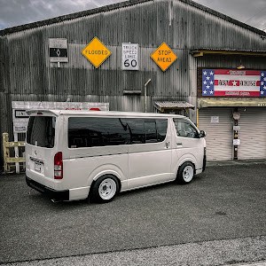 ハイエースバン KDH201V