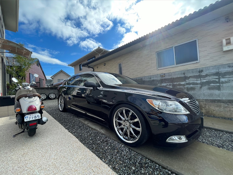 LSの洗車・ls460・LEXUS・いつもイイネ&コメントありがとうございます🙇‍♂️に関するカスタム事例の投稿画像2枚目