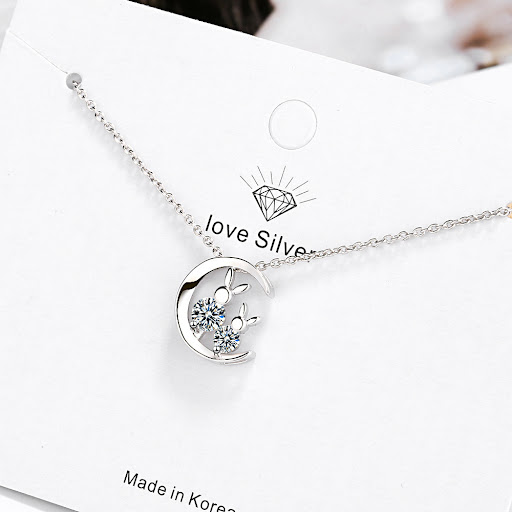 Title 6, Collar Moon Cat Diamond para mujeres, un elegan...