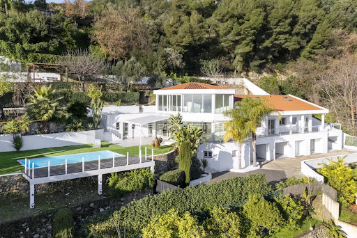 Villa with pool and terrace 2