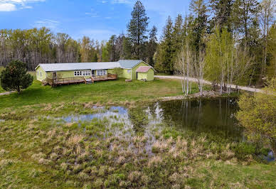 House with garden 6