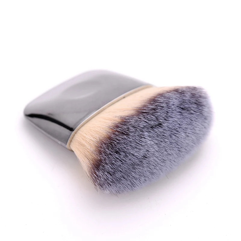 Multifunctionele make-up kwast voor een perfecte applicatie. Ideaal voor foundation, contouren en meer, bespaar tijd en bereik fantastische resultaten.