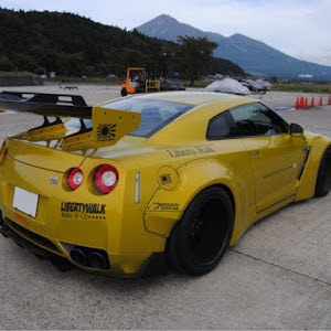 NISSAN GT-R