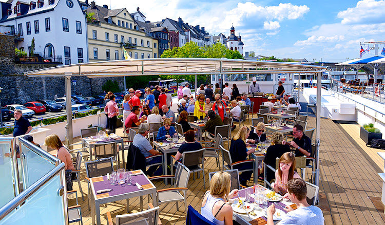 Lunch al fresco on Avalon Illumination's Sky Deck bistro.