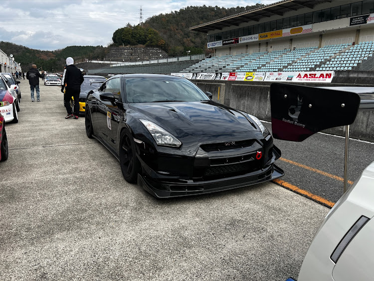 NISSAN GT-RのGT-R R35・セントラルサーキット・F-zelo GP・ベスト更新に関するカスタム事例の投稿画像4枚目