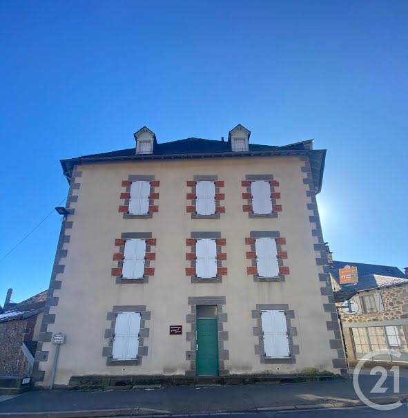 Vente immeuble   à Polminhac (15800), 214 000 €