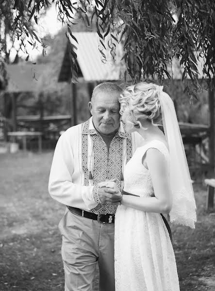 Fotógrafo de casamento Karl Geyci (karlheytsi). Foto de 31 de janeiro 2016