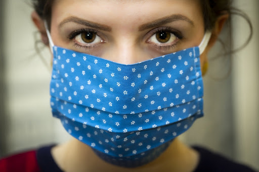 Osudjenici iz Srbije dizajnirali i sašili zaštitne maske za Nedelju mode u Torinu