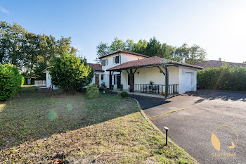 maison à Saint-Jean-d'Illac (33)