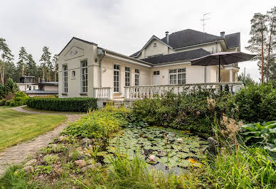 House with pool and garden 14