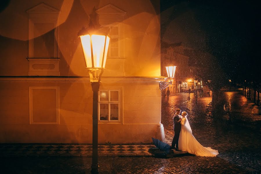 Fotografo di matrimoni Roman Lutkov (romanlutkov). Foto del 19 febbraio 2016