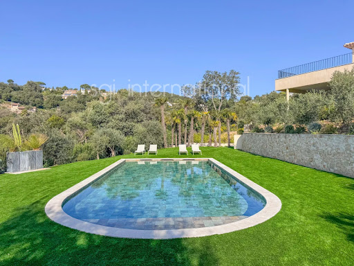 Seaside villa with pool 3
