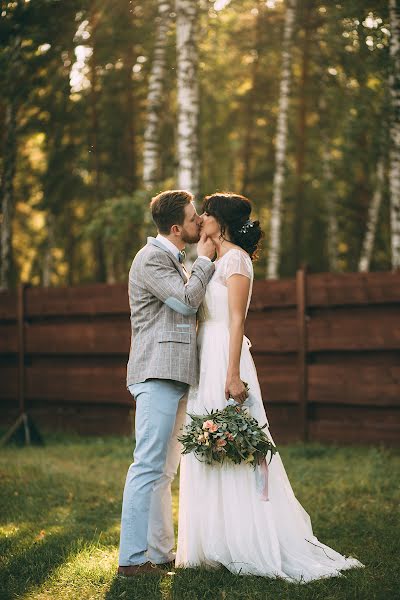 Fotografo di matrimoni Yuriy Emelyanov (kedr). Foto del 5 ottobre 2015