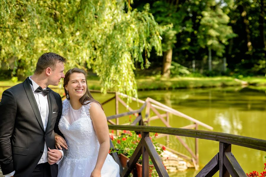 Fotógrafo de casamento Bartosz Lewinski (lewinski). Foto de 24 de agosto 2015