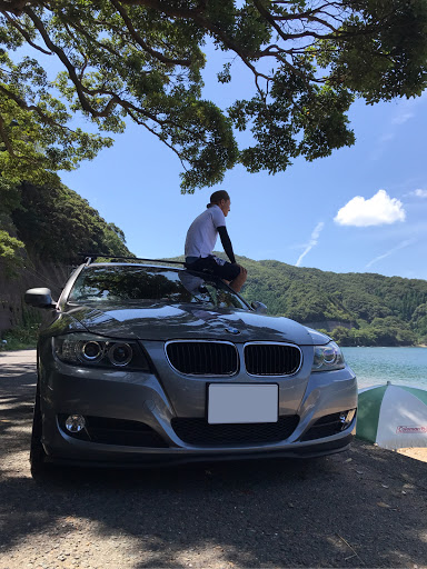 Bmw 3シリーズ ツーリングを華麗にカスタム By T2k1m4 18 08 27 今日は海行ったあとに ソロキャンプにきております 海でもりでついたカワハギ Cartune