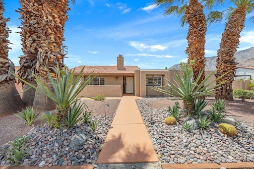 Prestige house for sale in Palm Springs (United States) - House with chimney and palm trees