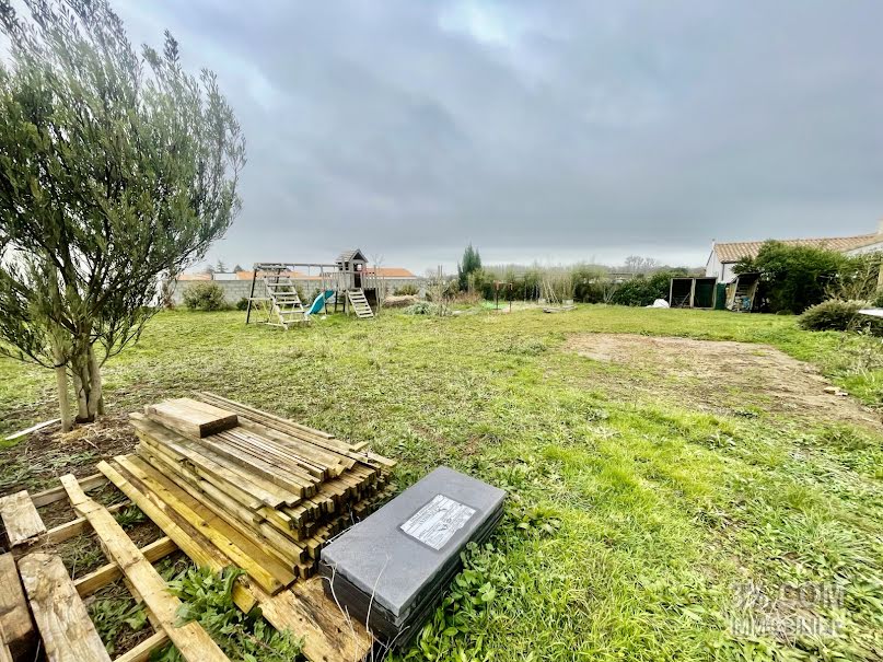 Vente terrain  720 m² à Chasnais (85400), 55 000 €